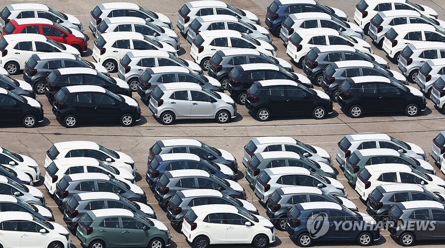 ▲ 4월3일 경기도 평택항에 수출용 자동차가 세워져 있다. ⓒ연합뉴스