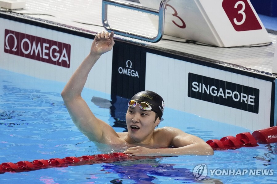 ▲ 김우민(23·강원도청)이 한국 선수로는 처음으로 세계수영선수권대회 남자 자유형 400ｍ에서 2회 연속 메달을 수확했다. ⓒ연합뉴스