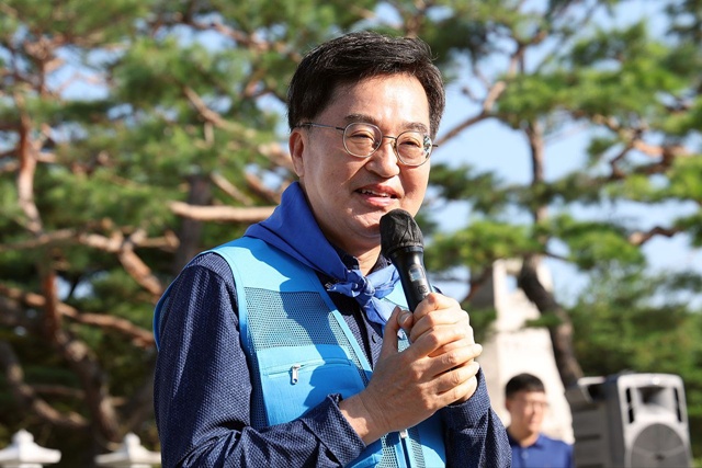 ▲ 김동연 경기도지사가 28일 파주 임진각에서 열린 경기둘레길 '통일걷기' 출정식에서 인사말을 하고 있다. ⓒ경기도 제공