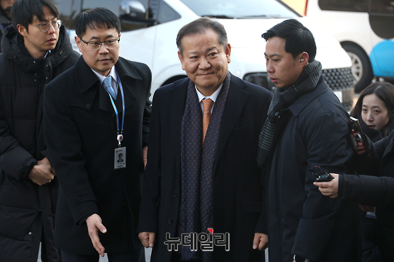 ▲ 이상민 전 행정안전부 장관이 지난 2월 11일 오전 서울 종로구 헌법재판소에서 열린 윤석열 대통령 탄핵 심판 7차 변론기일에 증인으로 출석하고 있다. (사진=공동취재단)