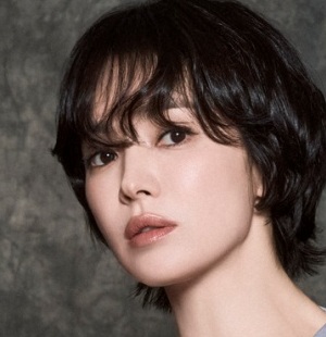송혜교, 가을 여신 강림! '국보급 미모'로 미샤 2025 Fall 화보 장식