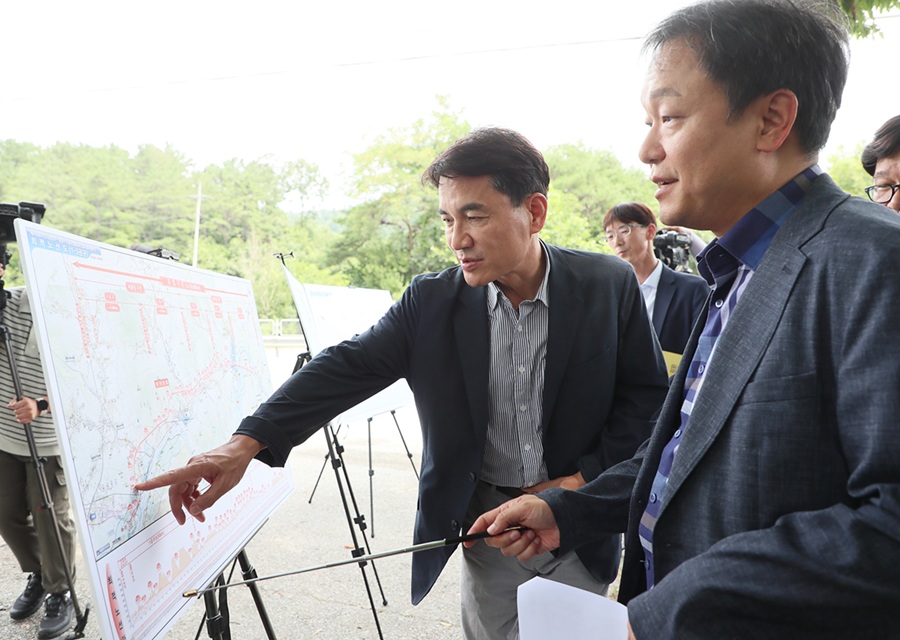 ▲ 제2경춘국도 사업장을 방문한 김진태 강원특별자치도지사. ⓒ강원특별자치도