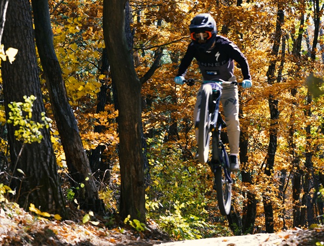 ▲ 모나용평이 국제사이클연맹(UCI: Union Cycliste Internationale)이 주관하는 'UCI MTB 월드시리즈(UCI MTB World Series)'를 아시아 최초로 유치했다.ⓒ모나용평