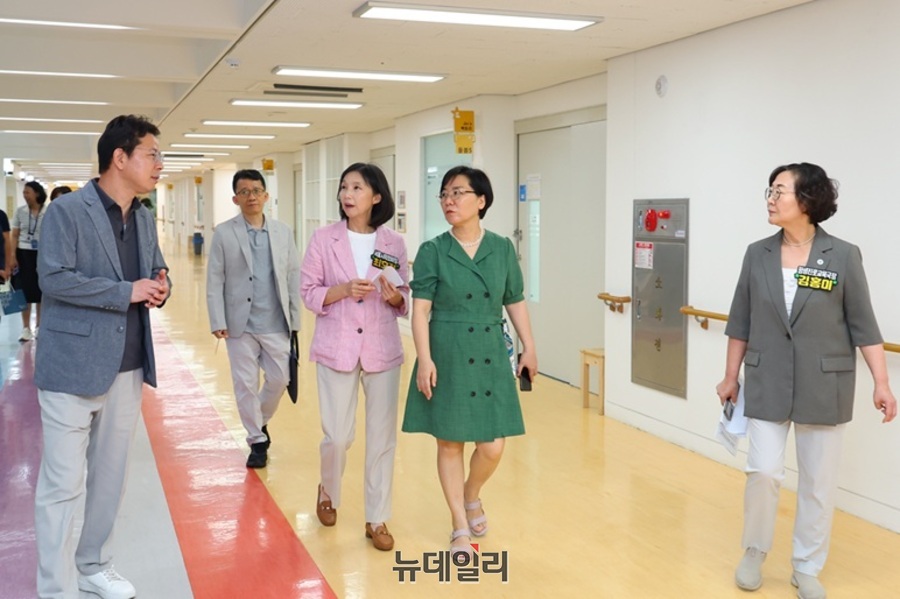 ▲ 7월 31일 최호정 서울특별시의회 의장이 강서구 소재 서진학교를 찾아 현장 목소리를 청취했다. ⓒ서울시의회