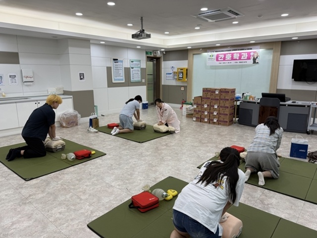 ▲ 선린대학교는 지난달 30일 오후 2시부터 믿음관 2층 206호에서 포항시학교밖청소년지원센터의 청소년을 대상으로 대학 탐방 대학설명회와 진로체험 프로그램을 실시했다.ⓒ선린대