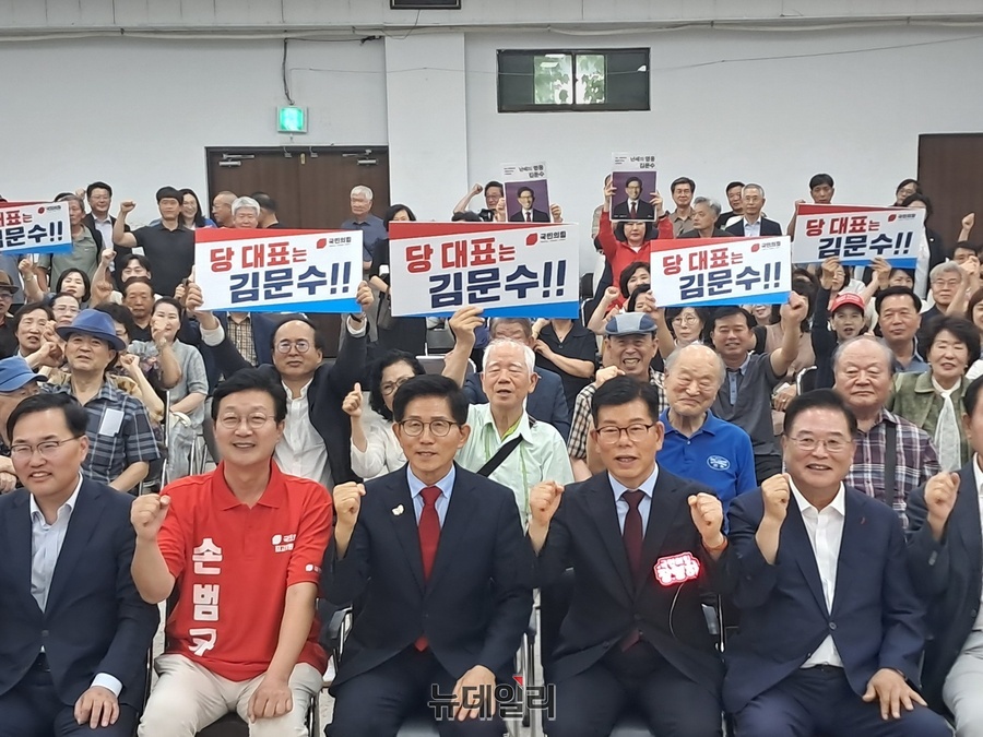 ▲ 김 후보는 윤희숙 국민의힘 비대위원장의 혁신안을 두고 “국민의힘 의석이 107석인데 40명을 쳐내면 개헌 저지선조차 무너진다”며 “이는 혁신이 아니라 정치적 자살”이라고 강하게 비판했다.ⓒ뉴데일리