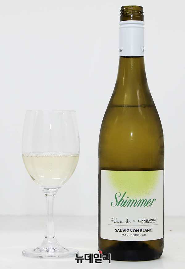 ▲ CU의 '쉬머 소비뇽블랑' ⓒ서성진 기자