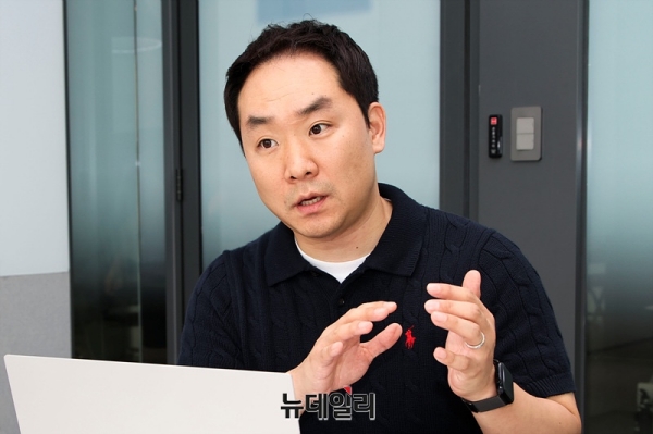 ▲ 윤 팀장은 10년 이상을 해외 T&A 분야에 몸 담아온 전문가다.ⓒ서성진 기자