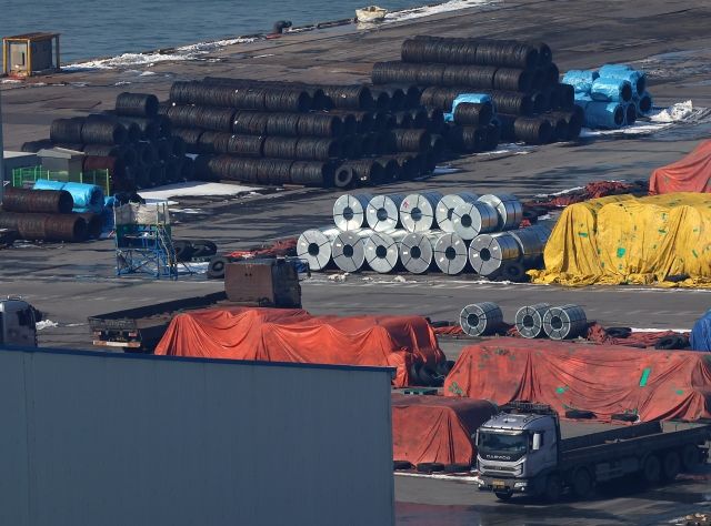 ▲ 경기도 평택항에 철강 제품이 쌓여 있다. ⓒ연합뉴스