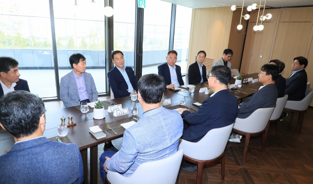 ▲ 삼성전자 평택캠퍼스 임원진과의 간담회ⓒ평택시 제공