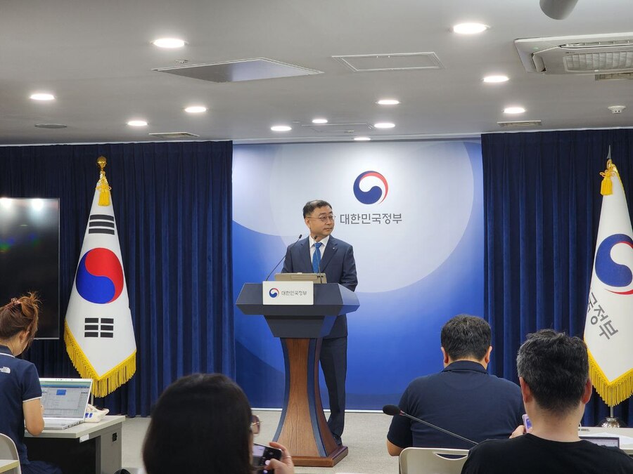 ▲ 송상훈 과기정통부 정보통신정책 실장이 4일 정부서울청사에서 독자 AI 파운데이션 모델 프로젝트 관련 브리핑을 하고 있다.ⓒ강필성 기자