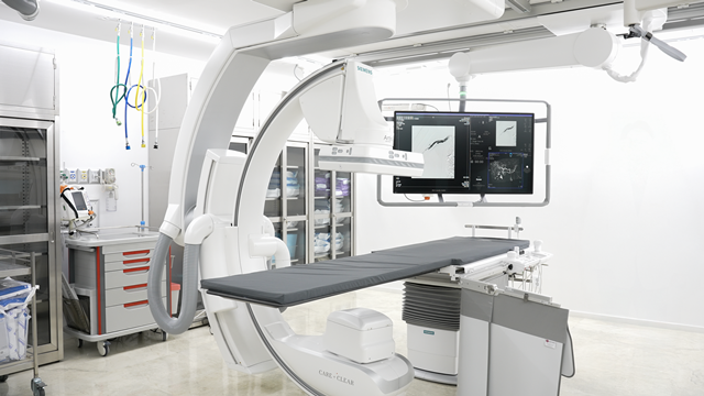▲ 안산 SRGH사랑의병원이 최근 도입한 혈관조영장비 2호기인 독일 지멘스사의 SIEMENS Artis Q Ceiling System(지멘스 아티스큐 세일링 시스템). ⓒSRGH사랑의병원 제공