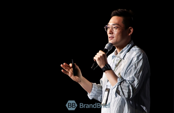 ▲ 장윤석 네이버 세일즈기획실장이 5일 코엑스에서 열린 모던 그로스 스택 2025에서 강연하고 있다. ⓒ서성진 기자