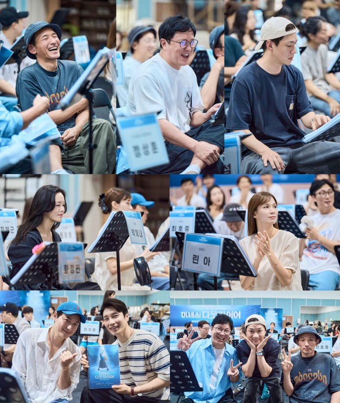 ▲ 뮤지컬 '미세스 다웃파이어' 대본 리딩 현장.ⓒ샘컴퍼니·스튜디오선데이