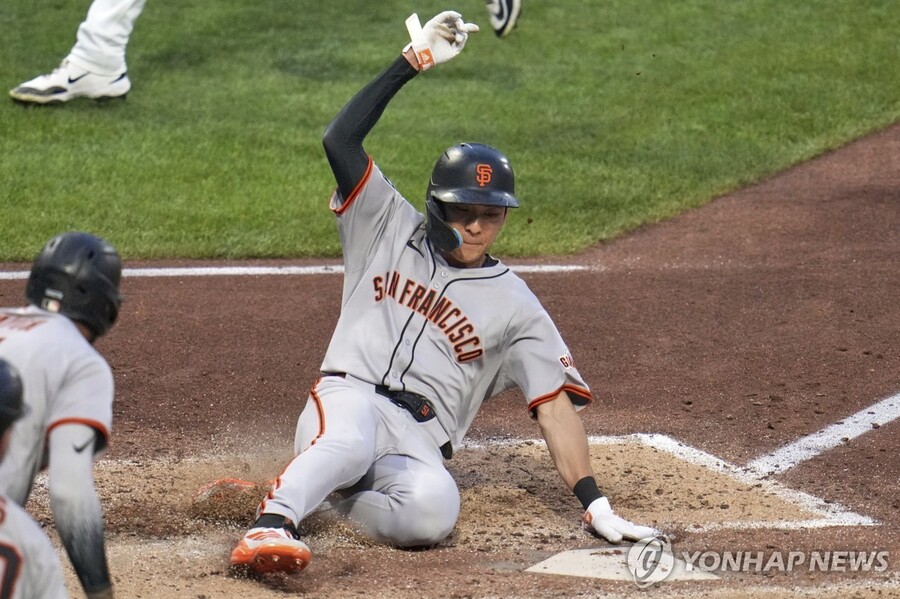 ▲ 이정후가 시즌 26호 2루타를 치며 타격감을 자랑했다.ⓒ연합뉴스 제공