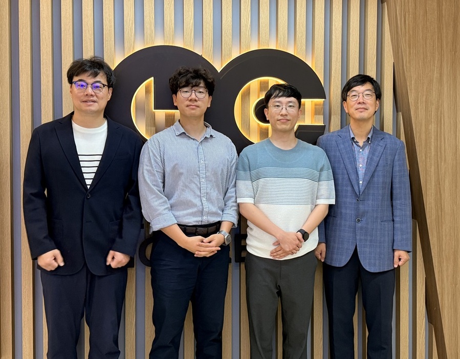 ▲ 왼쪽부터 KAIST 기계공학과 박인규 교수, 경북대 기계공학과 정용록 교수, KAIST 기계공학과 박현규 박사.ⓒKAIST