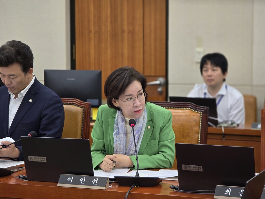 ▲ 이인선 국회의원(국민의힘·대구수성구을)은 지역의 자동차 산업 기반이 흔들릴 우려에 대해 질의했다.ⓒ이인선 의원실