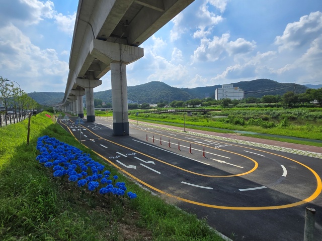 ▲ 경안천변 자전거 연습장 전경. ⓒ용인시 제공