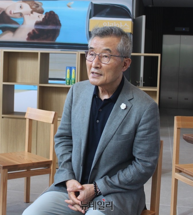 ▲ 김상문 회장이 보은 제산컬쳐센터에서 뉴데일리와 인터뷰를 하고 있다.ⓒ김정원 기자