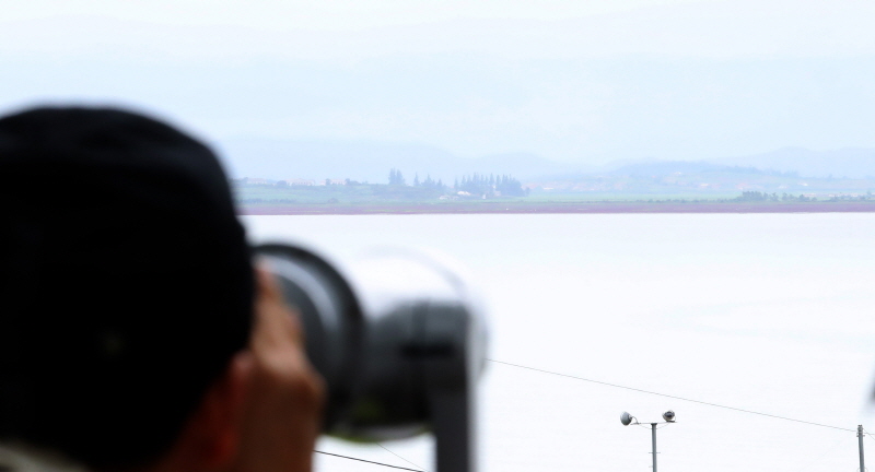 ▲ 사진은 지난 2020년 7월 27일 교동도에서 바라본 북한 황해남도 연풍군 일대. ⓒ뉴시스