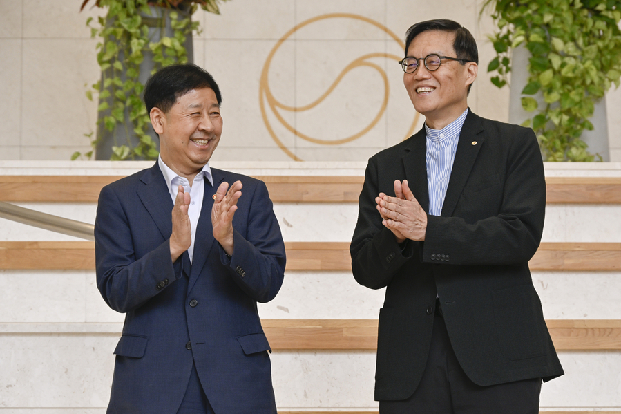 ▲ 구윤철 경제부총리 겸 기획재정부 장관과 이창용 한국은행 총재.ⓒ연합뉴스