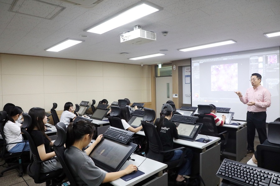▲ 영남이공대학교(총장 이재용)는 지난 4일부터 7일까지 나흘간, 달성군 관내 중학생 40명을 대상으로 ‘2025 달성웹툰 집중캠프’를 성공적으로 개최했다.ⓒ영남이공대