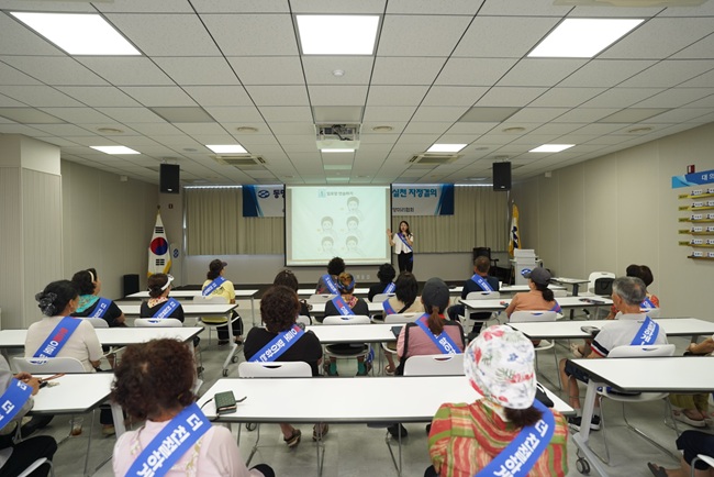 ▲ 특별 친절교육과 자정 결의대회 장면. ⓒ속초시