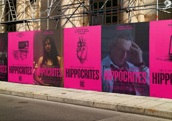 ▲ '위선은 그만' 캠페인의 옥외광고. ⓒ칸라이언즈