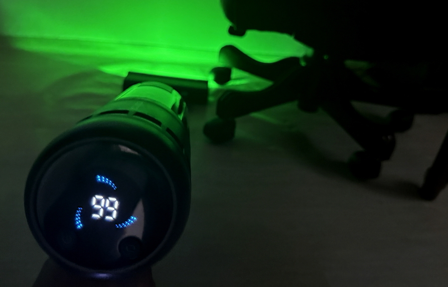 ▲ 의자, 책상 등이 있는 공간에서도 청소가 원활했다. ⓒ김재홍 기자