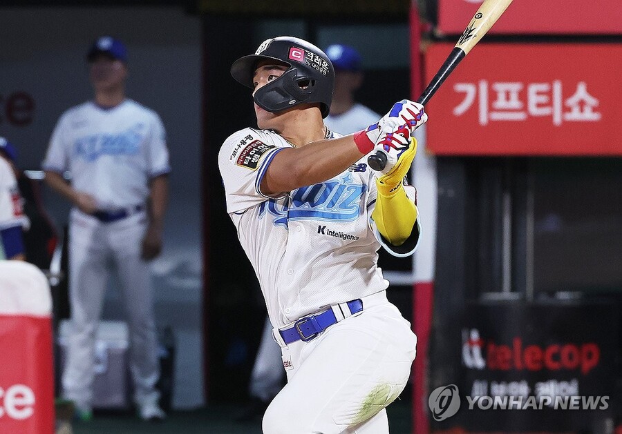 ▲ kt 안현민이 7월 월간 MVP에 선정됐다.ⓒ연합뉴스 제공