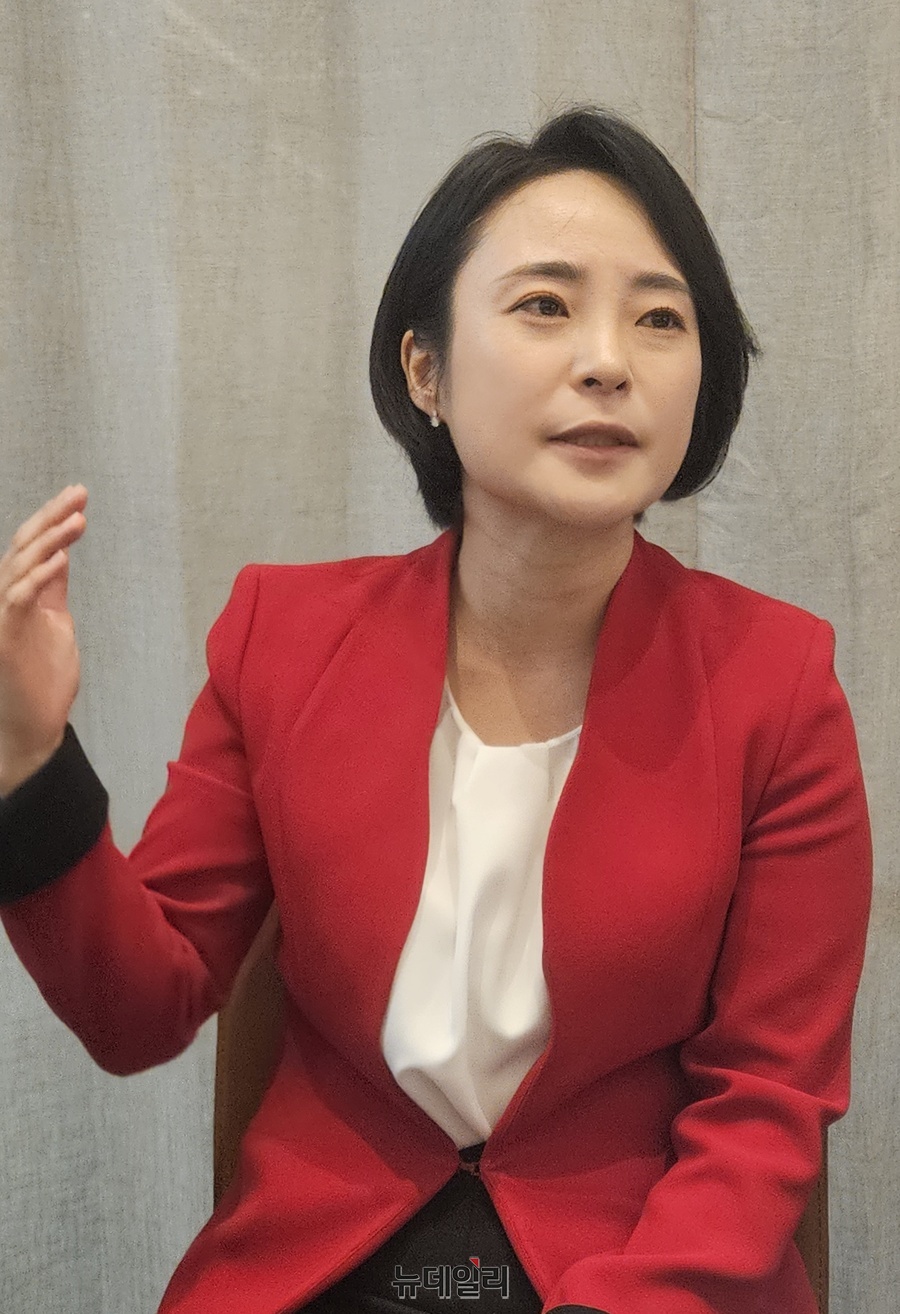 ▲ 손수조 국민의힘 청년최고위원 후보가 지난 8일 대구엑스코에서 열린 국민의힘 제6차 전당대회 대구경북합동연설회에 앞서 대구경북인터넷기자협회와 간담회를 갖고 청년최고위원 출마와 관련한 입장을 밝히고 있다.ⓒ뉴데일리