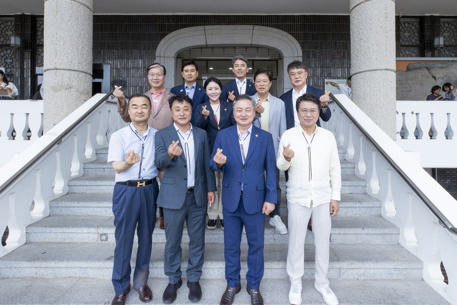 ▲ 문화환경위원회는 도민에게 실질적인 혜택을 주는 조례 제·개정을 통해 자치입법의 실효성을 높이고, 경북도의 문화·관광 분야 활성화에 크게 기여하고 있다는 평가를 받고 있다.ⓒ경북도의회