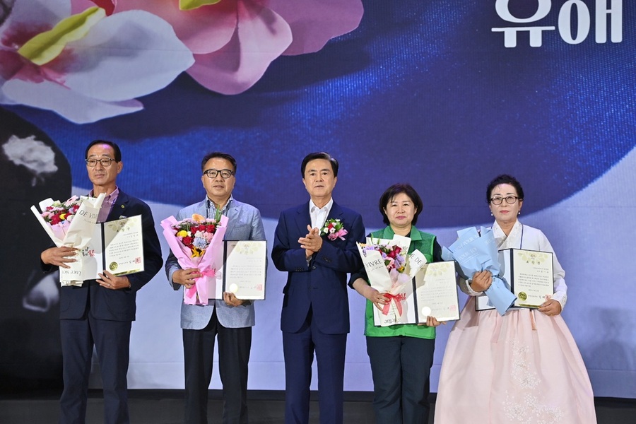 ▲ 충남 태안에서 120년 만에 고향으로 돌아온 독립지사 문양목 선생의 유해봉환 환영식이 열렸다. 사진 환경식 장면.ⓒ충남도