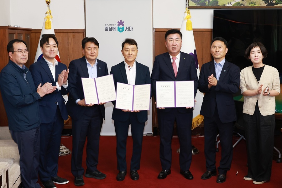 ▲ 충북도는 13일 도청 여는마당에서 충북도와 청주시, ㈜씨앤씨인터내셔널 간 청주센트럴밸리 내 제조공장 신설 투자 협약식을 개최했다. ⓒ충북도