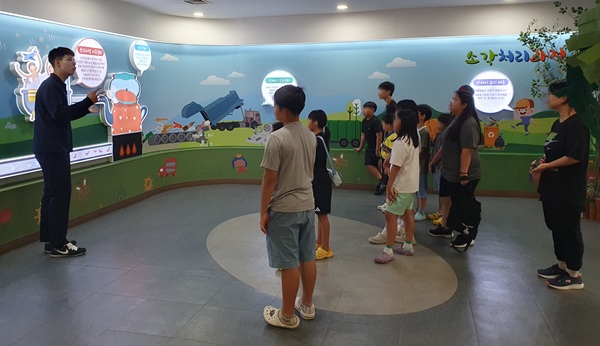 ▲ 환경에너지사업소가 지난 4일부터 5일간 ‘부모님과 함께하는 업사이클링 클래스’를 개최했다.ⓒ대전도시공사