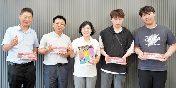 ▲ 김인식 원장이 지난 13일 중국 난징 YMCA 방문단과 사회서비스 분야와 청소년·청년 국제교류 방안을 논의했다. ⓒ대전시사회서비스원