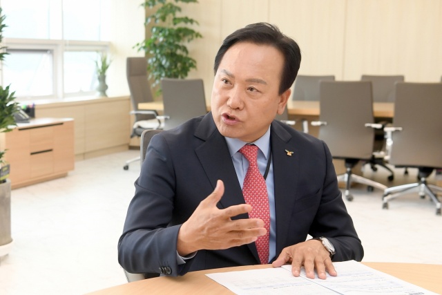 ▲ 행정안전부를 방문해 특교세 5억 원을 확보한 이권재 시장ⓒ오산시 제공