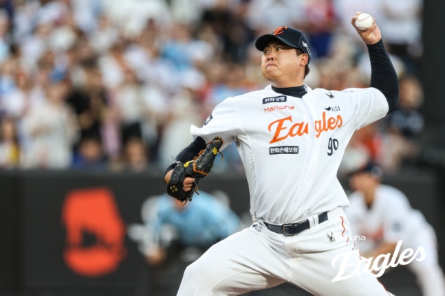 ▲ 한화 선발 류현진이 승리하지 못했지만 팀은 롯데를 잡고 4연승을 달렸다.ⓒ한화 이글스 제공