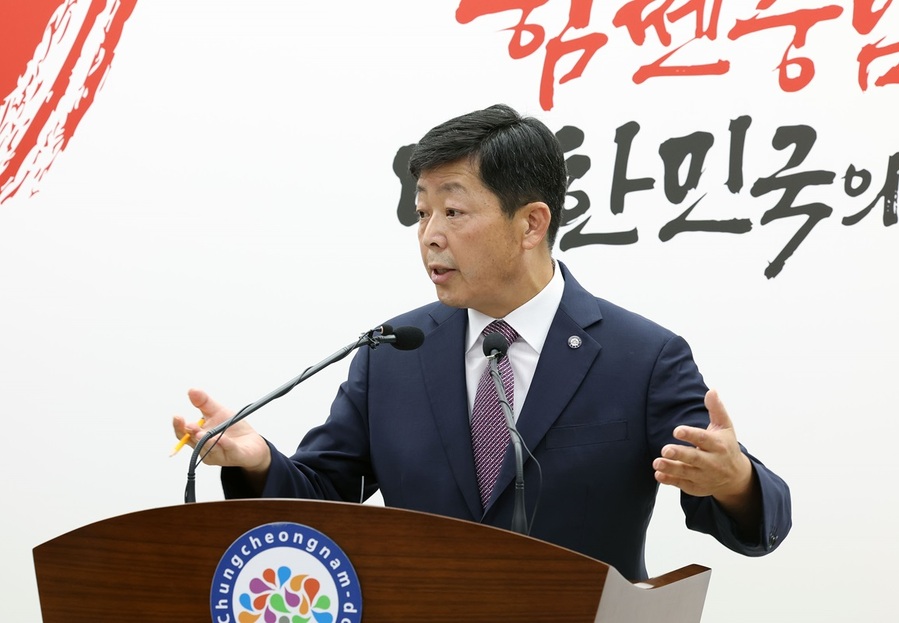 ▲ 박정주 충남도 행정부지사가 18일 도청에서 청양·부여 지천댐 건설과 관련해 기자회견을 하고 있다.ⓒ충남도