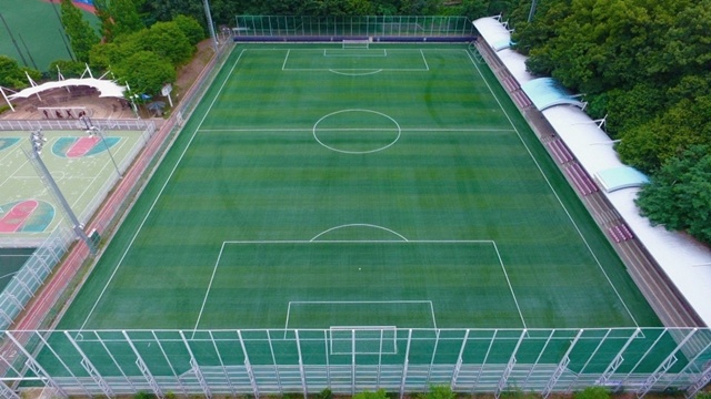 ▲ 새로운 인조잔디를 설치한 석수체육공원 축구장 모습. ⓒ안양시 제공