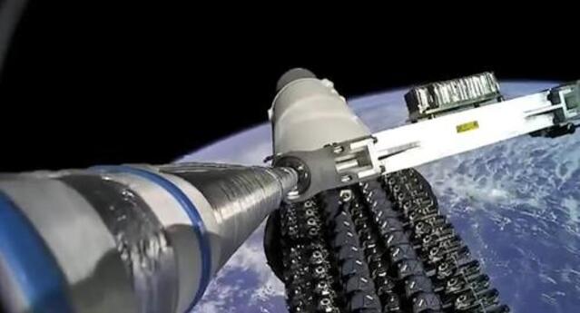 ▲ 2세대 스타링크 위성의 지구 궤도 배치 장면. 출처=스페이스X X 갈무리ⓒ연합뉴스