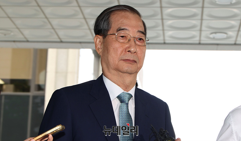 ▲ 한덕수 전 국무총리가 19일 오전 서울 서초구 서울고검에 마련된 내란 특검팀(특별검사 조은석) 사무실에 출석하고 있다. ⓒ서성진 기자