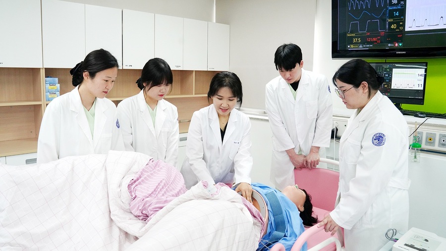 ▲ 영남이공대학교는 보건의료 분야에서 지속적으로 증가하는 수요에 발맞춰 간호학과 정원을 198명으로 증원했다.ⓒ영남이공대