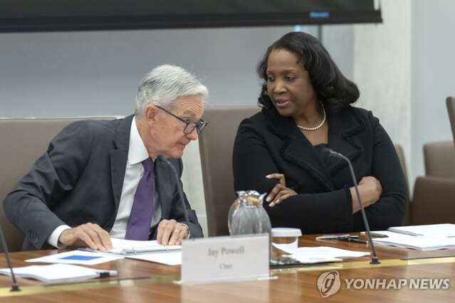 ▲ 제롬 파월 연방준비제도(Fed, 연준) 의장과 리사 쿡 연준 이사. 출처=APⓒ연합뉴스