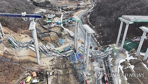 ▲ 안성 고속도로 교량 공사 붕괴 현장 ⓒ연합뉴스