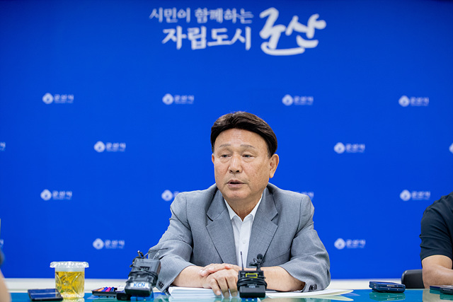 ▲ ⓒ수사 무혐의 처분 관련 입장문 발표중인 군산시 강임준 시장, 김종성 기자