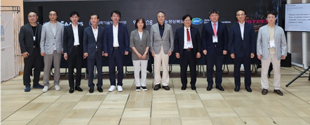 ▲ 포항시 체인지업 그라운드와 포스코 국제관에서 지난 21일부터 22일까지 이틀간 열린 ‘2025 APEC 정상회의 기념 미래 양자기술 전망 포럼 및 심포지엄’이 성황리에 마무리 됐다.ⓒ포항시