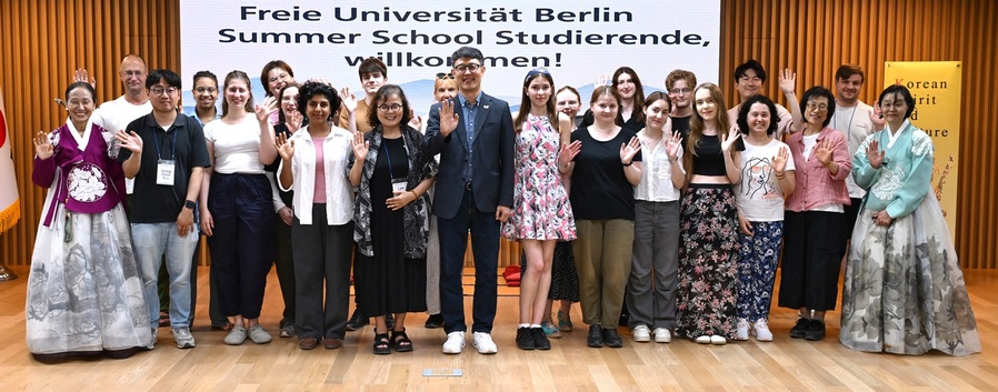 ▲ 경북도는 지난  22일 경북도청을 방문한 독일 베를린 자유대학(Freie Universität Berlin) 썸머스쿨 대학생과 뜻깊은 교류 시간을 가졌다.ⓒ경북도