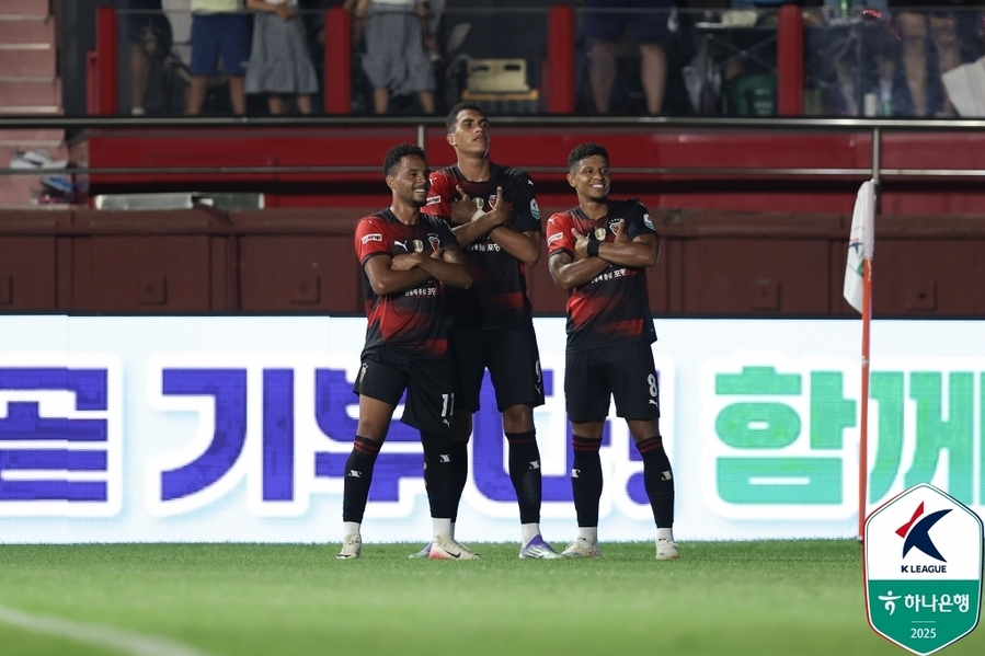 ▲ 포항이 전북에 3-1 승리를 거뒀고, 전북의 22경기 연속 무패 행진이 마감됐다.ⓒ한국프로축구연맹 제공