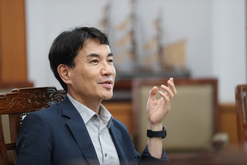 ▲ 뉴데일리와 인터뷰 중인 김진태 강원특별자치도지사. ⓒ뉴데일리